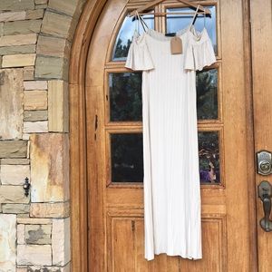 Miracle Berry maxi Cold shoulder dress.